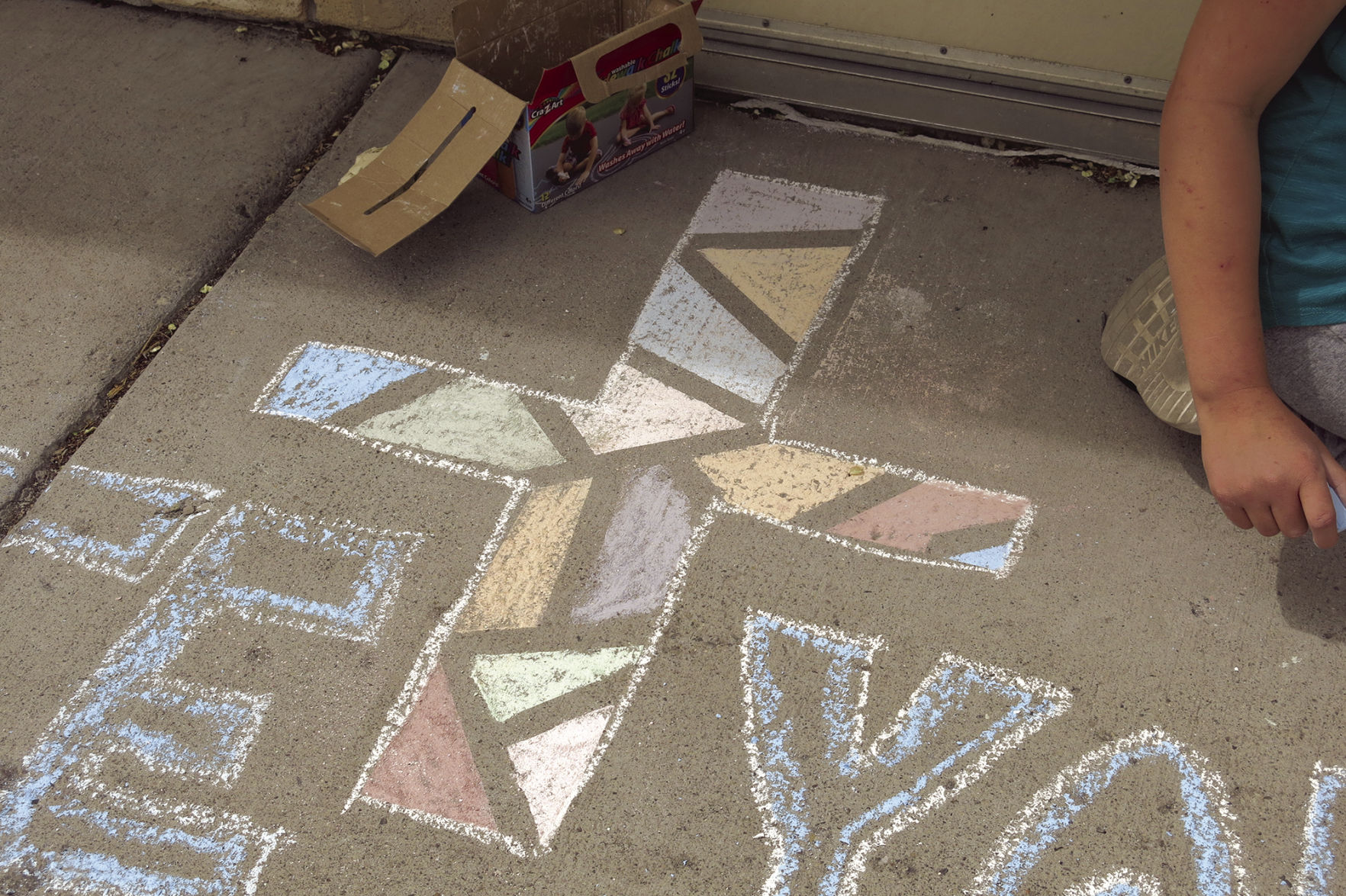 Chalk art trend continues